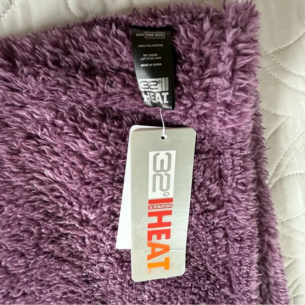 NEW 32 Degrees Grape Purple Soft Warm Cozy Plush Infinity Scarf 84